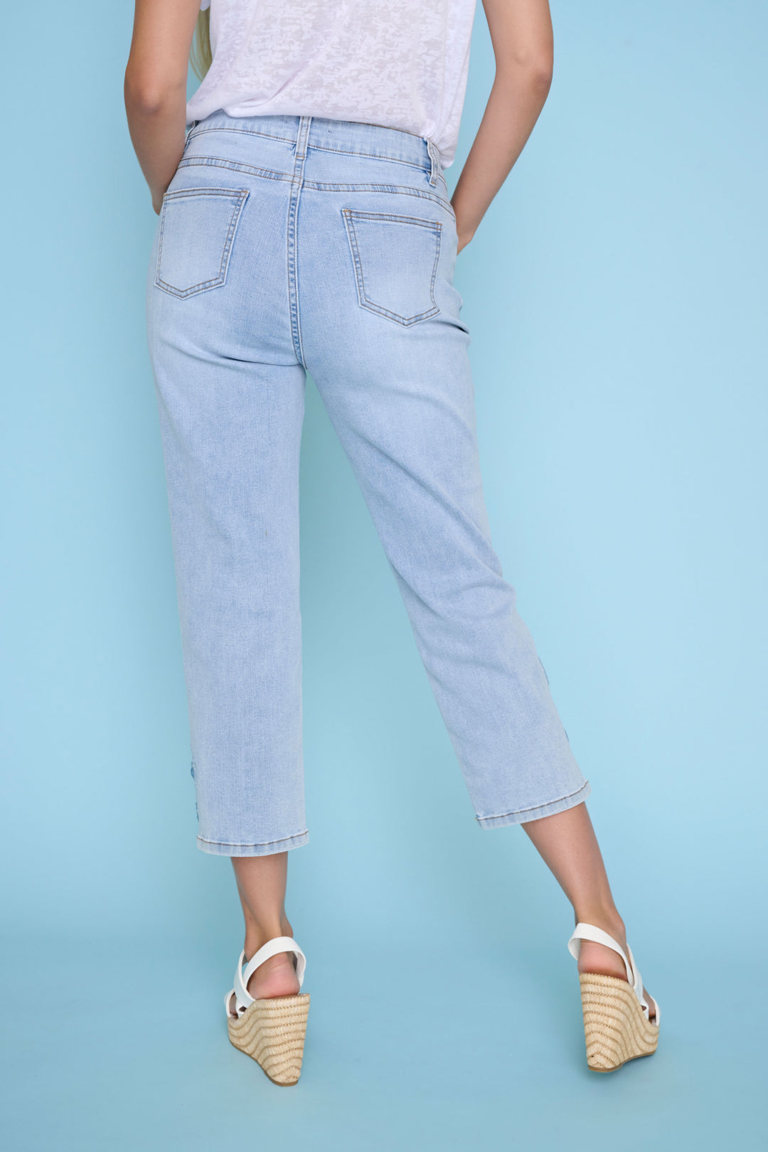 Floral Embroidered Cropped Straight Jean