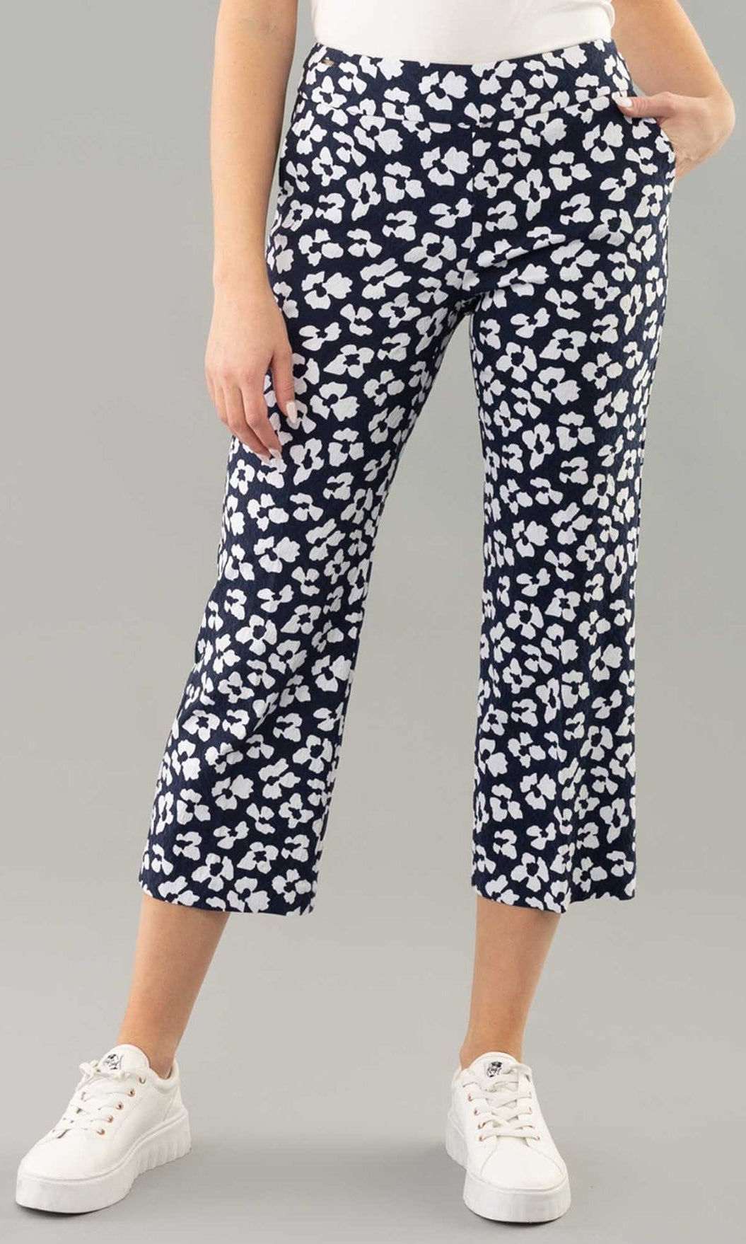 Crepe Texture Cropped Pant