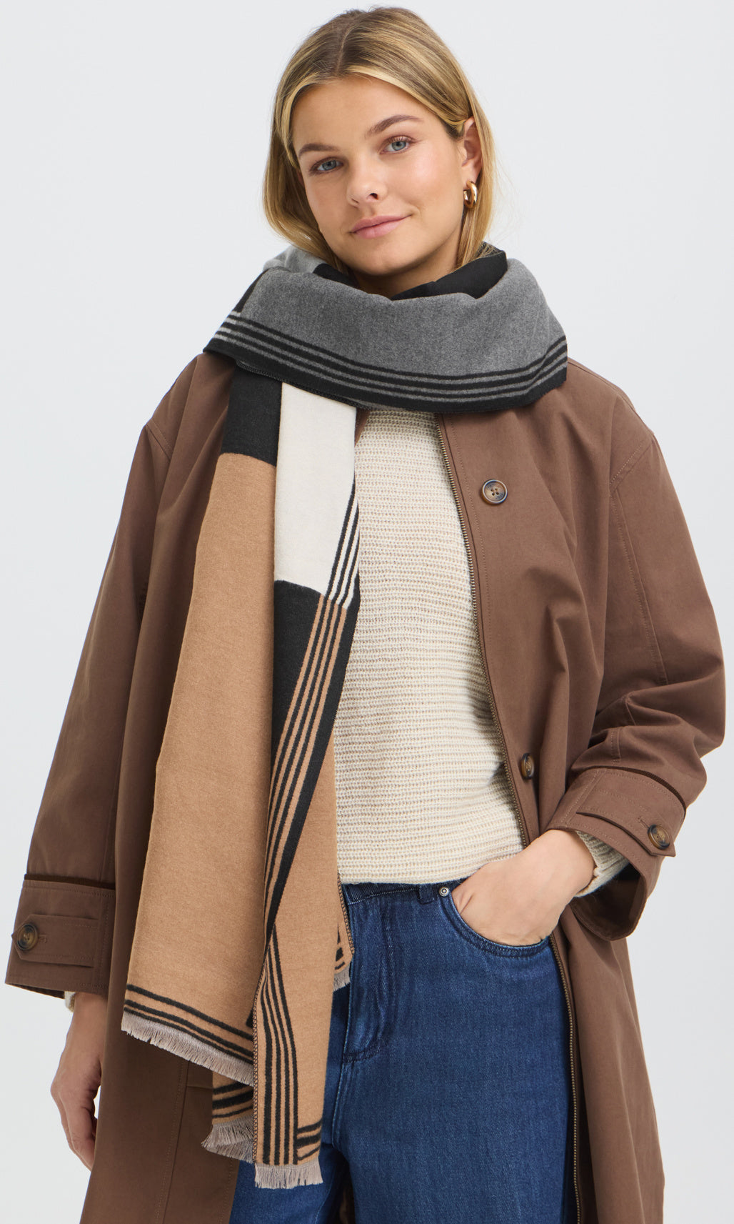 Geometric Stripe Scarf
