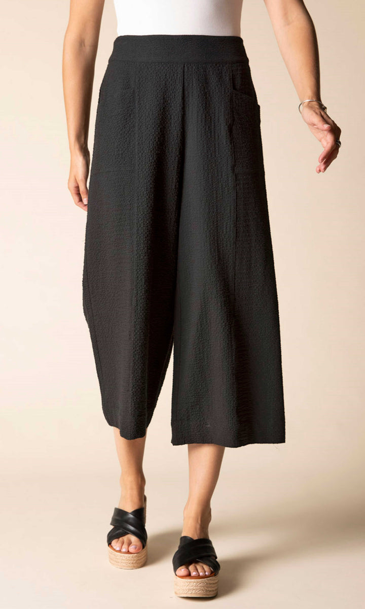 Textured Wide-Leg Cropped Pants