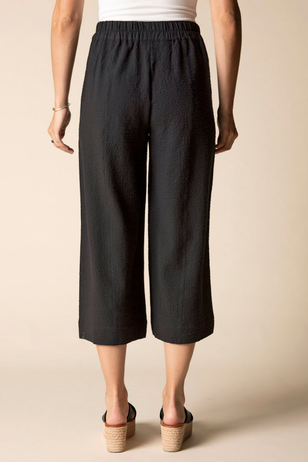 Textured Wide-Leg Cropped Pants