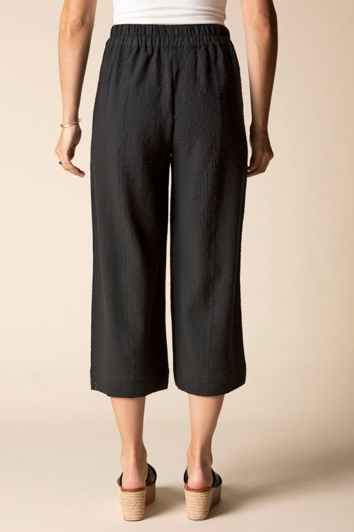 Textured Wide-Leg Cropped Pants