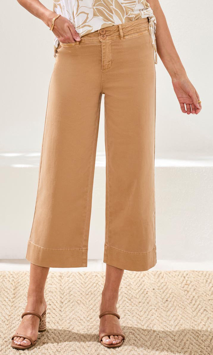 wide-leg crop pants with cuffed hem