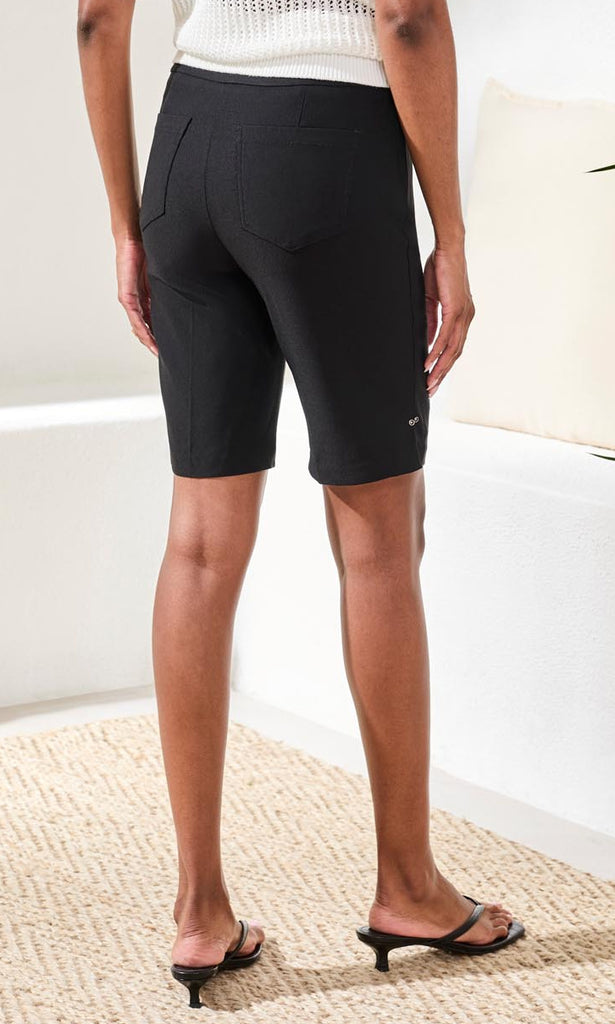 Pull-on stretch bermuda shorts with side slits