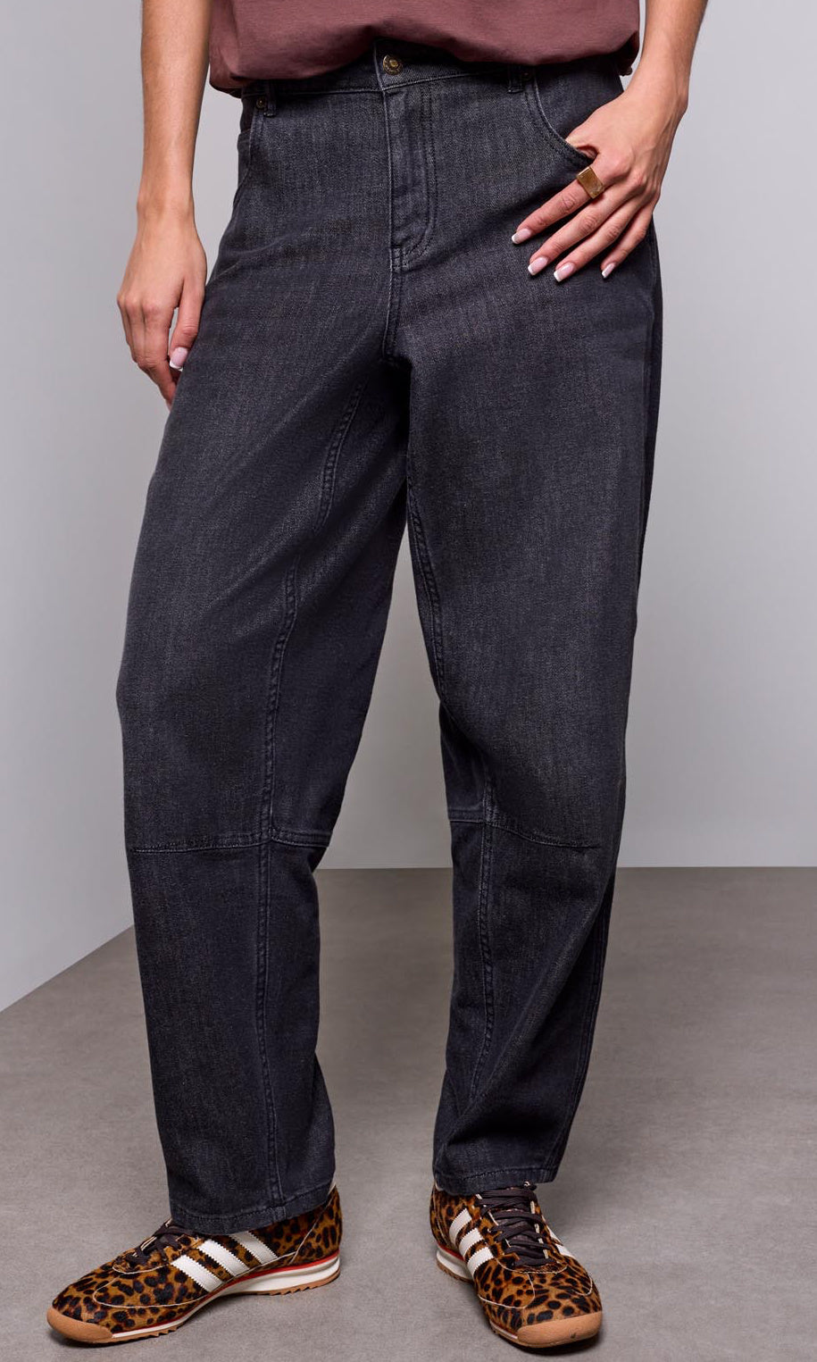 Barrel-Leg Jeans