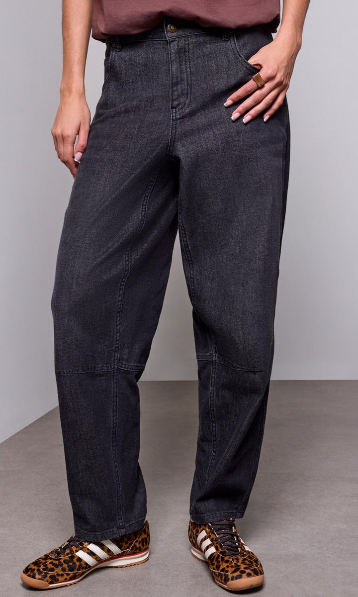 Barrel-Leg Jeans