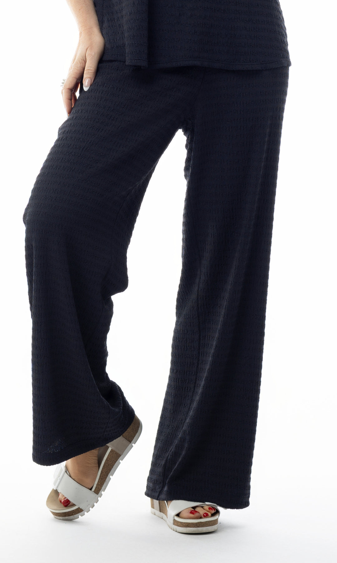 Textured Wide Leg Pull-On Pants